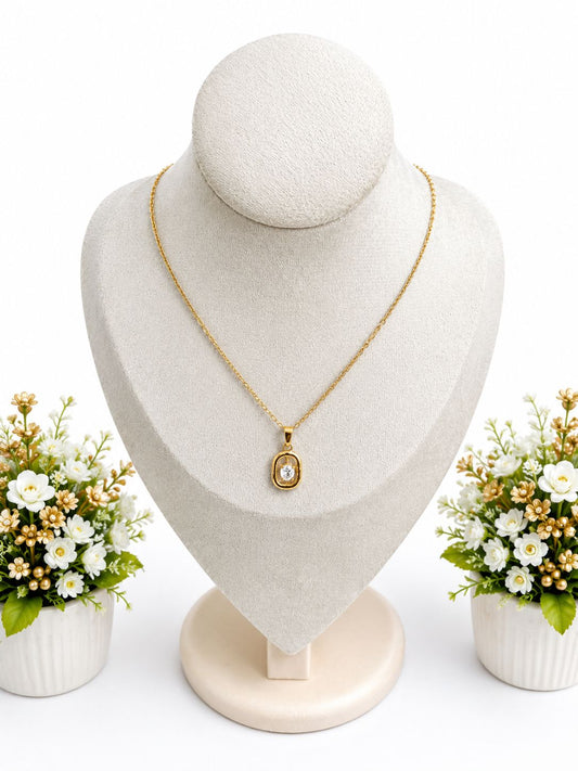 Elegant Oval Crystal Anti-Tarnish Pendant Necklace