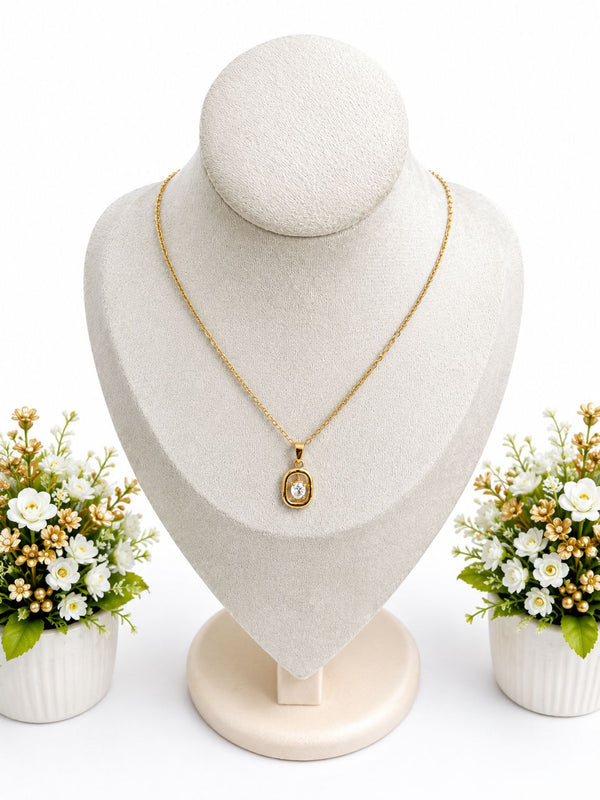 Elegant Oval Crystal Anti-Tarnish Pendant Necklace