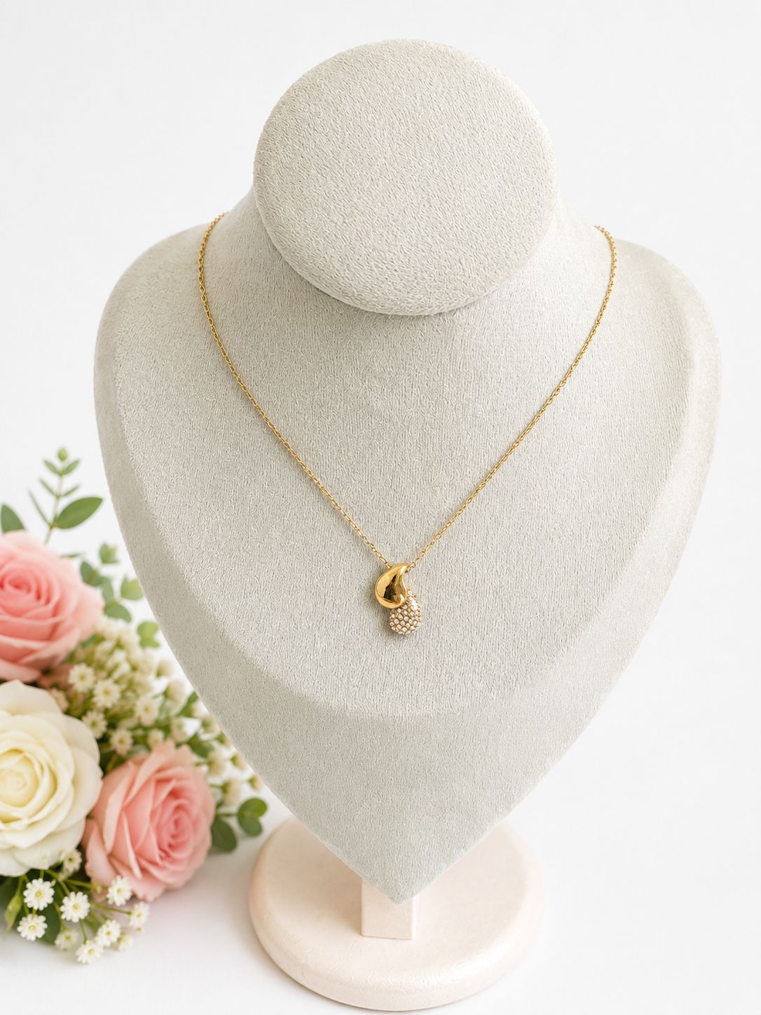 Elegant Teardrop Crystal Anti-Tarnish Pendant Necklace